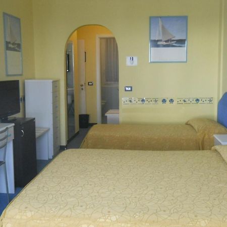 Hotel Solemare Albenga Kültér fotó